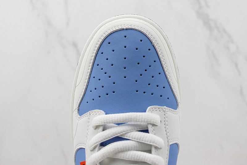 Nike Dunk Low "Saint Seiya" фото № 4