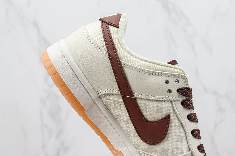 Louis Vuitton x Nike Dunk Low "Gold/Brown" фото № 3