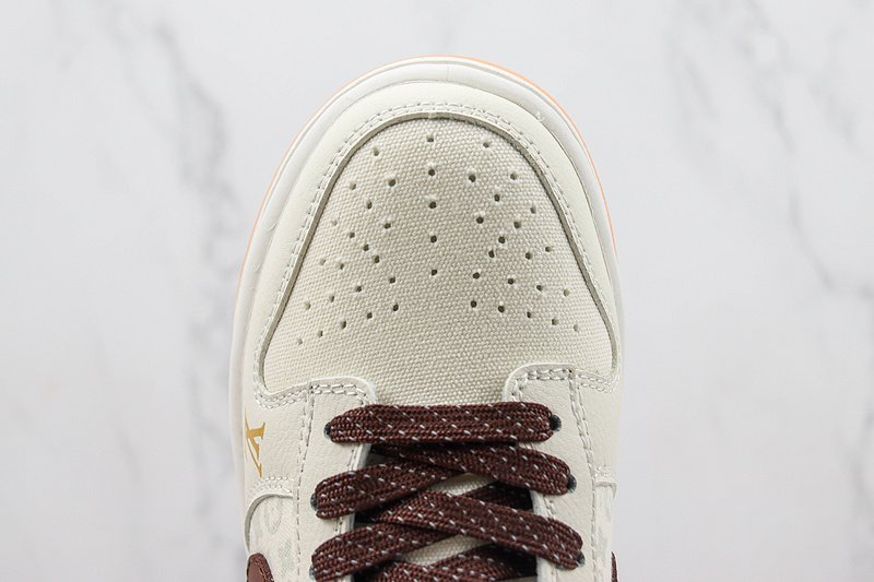 Louis Vuitton x Nike Dunk Low "Gold/Brown" фото № 4