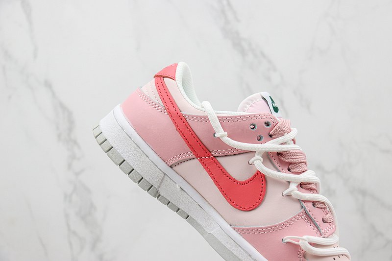 Nike Dunk Low "Red/Pale Coral" фото № 3