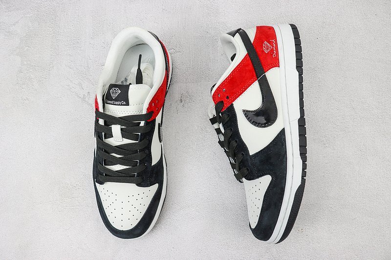 Nike Dunk Low "Red Toe" фото № 6