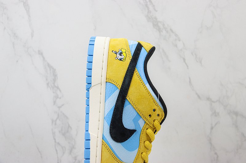 The Powerpuff Girls x Nike Dunk Low "Yellow Bubbles" фото № 3