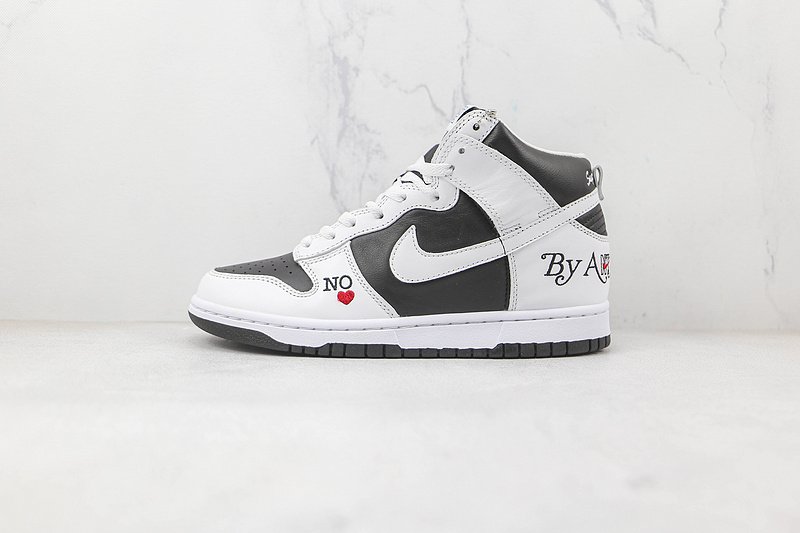 Supreme x Nike SB Dunk High "By Any Means/Black" фото № 2