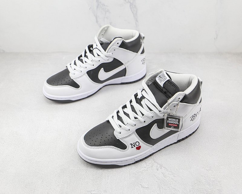 Supreme x Nike SB Dunk High "By Any Means/Black" фото № 5