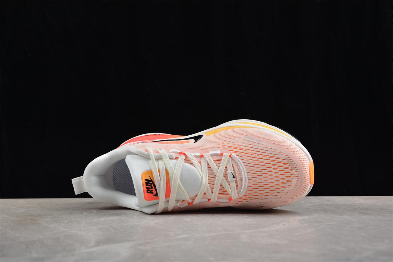 Nike Vomero 18 "Sail Bright Crimson" фото № 3