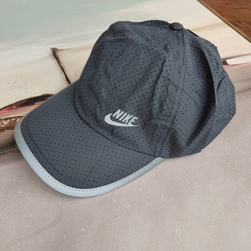 Кепка Nike Into The Grid "Black/Gray" фото № 2