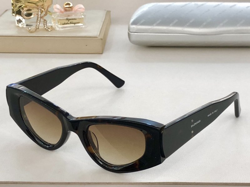 Солнцезащитные очки Balenciaga Wide Frame And Temples "Brown" фото № 2