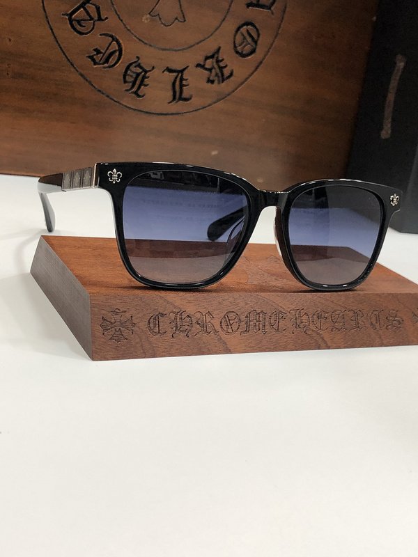 Солнцезащитные очки Chrome Hearts Temples With Figure Decoration "Black/Silver" фото № 2