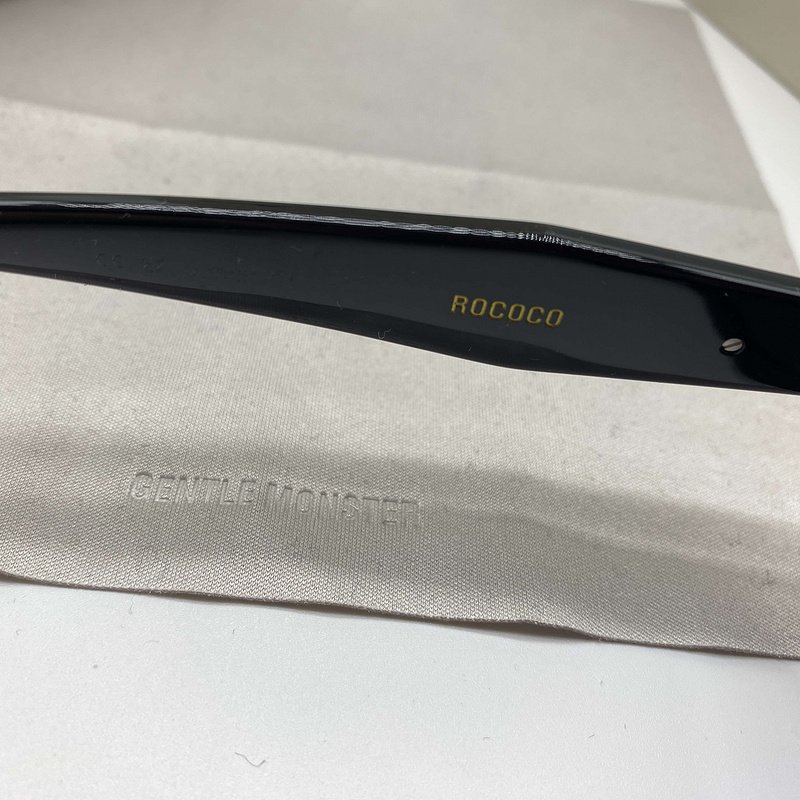 Солнцезащитные очки Gentle Monster Cat Eye Shaped Decorated By Logo "Black" фото № 4