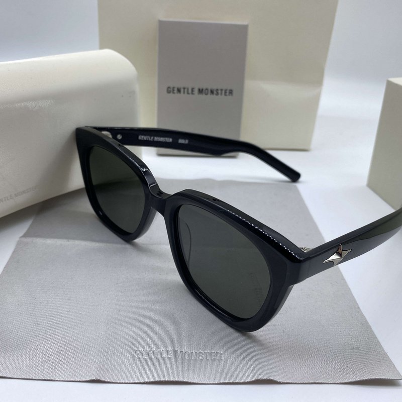 Солнцезащитные очки Gentle Monster Temples Decorated By Symbol "Black" фото № 4