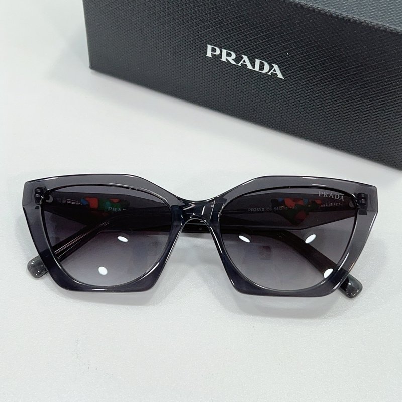 Солнцезащитные очки Prada Frame Decorated By Triangle And Logo "Gray" фото № 2