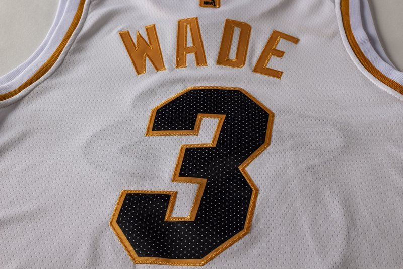 Баскетбольная Джерси Nike Miami Heat 19-20 №3 Dwyane Wade "White" фото № 2