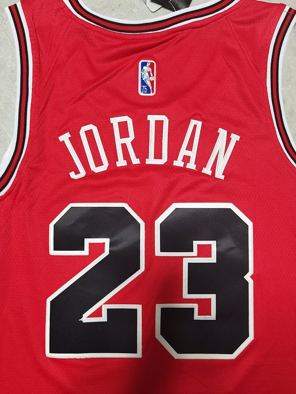 Баскетбольная Джерси Nike Chicago Bulls 21-22 №23 Michael Jordan "Red" фото № 2