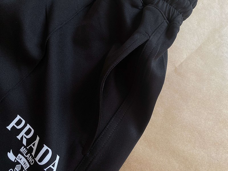 Штаны Prada Small Logo On Pocket "Black" фото № 5