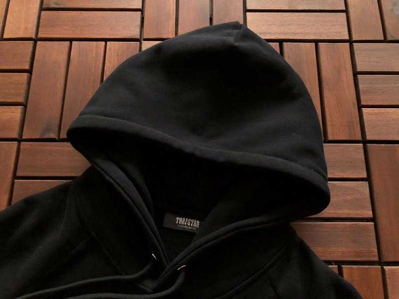Худи Trapstar Wide Front Logo With Multicolor Details "Black" фото № 3