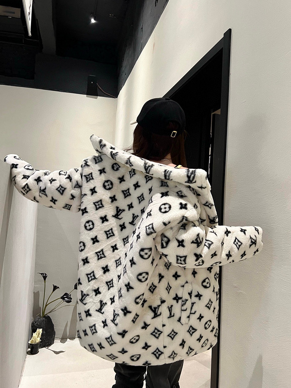 Куртка Louis Vuitton Brand Badges "White" фото № 2