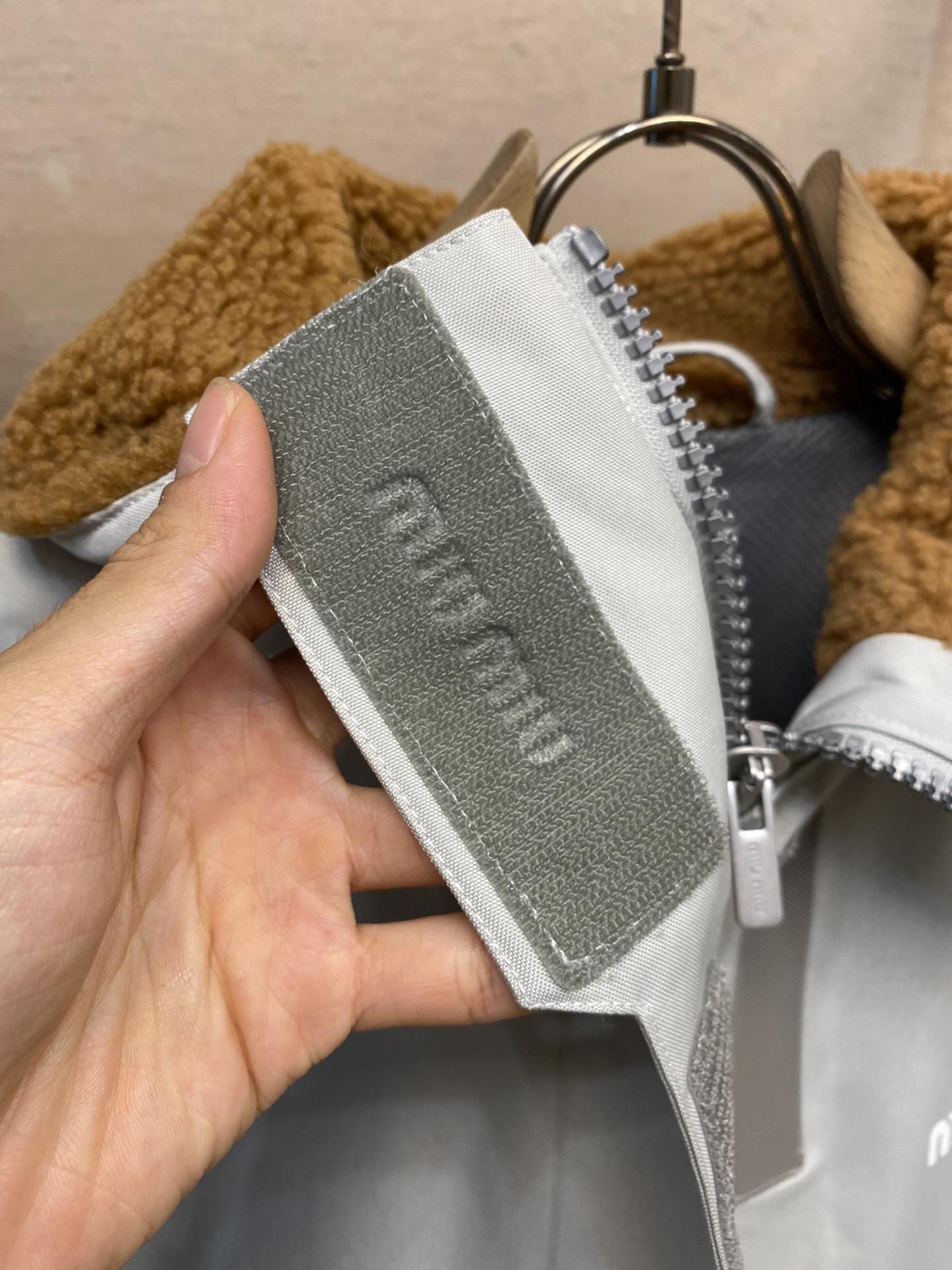 Куртка Miu Miu Frontside White Round Logo "Gray" фото № 4