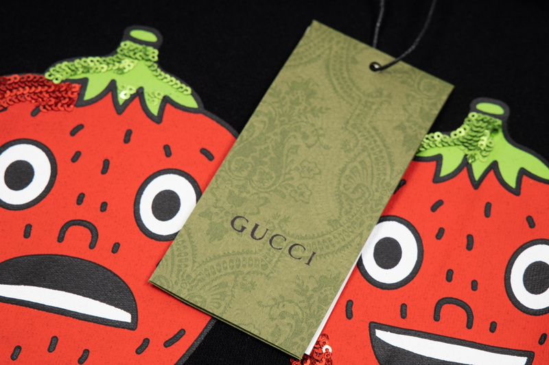 Лонгслив Gucci The Frightened Berry "Black" фото № 7