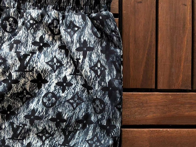 Шорты Louis Vuitton Monochrome With Repeating Logo Symbols "Black" фото № 5