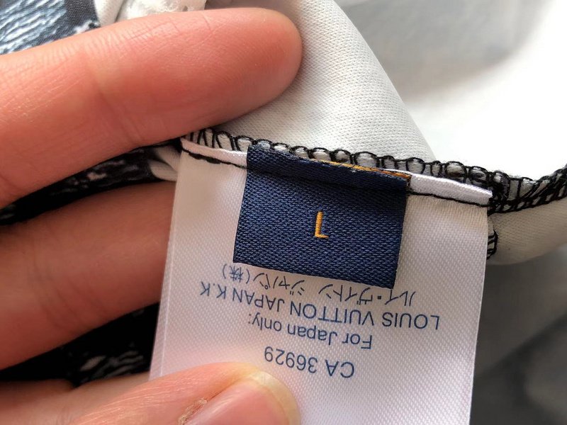 Шорты Louis Vuitton Monochrome With Repeating Logo Symbols "Black" фото № 7