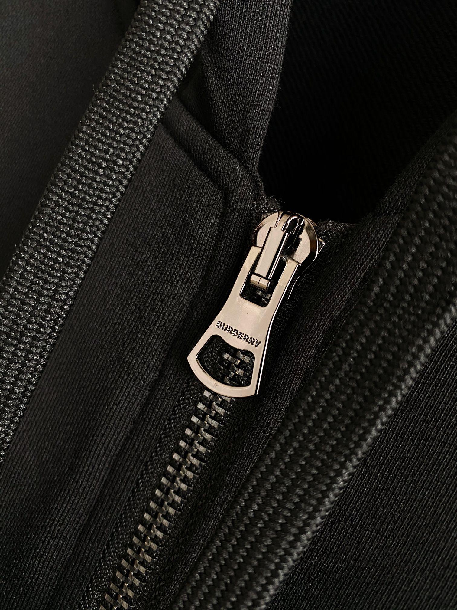 Худи Burberry White Logo On Side Gray And Red Outline "Black" фото № 4