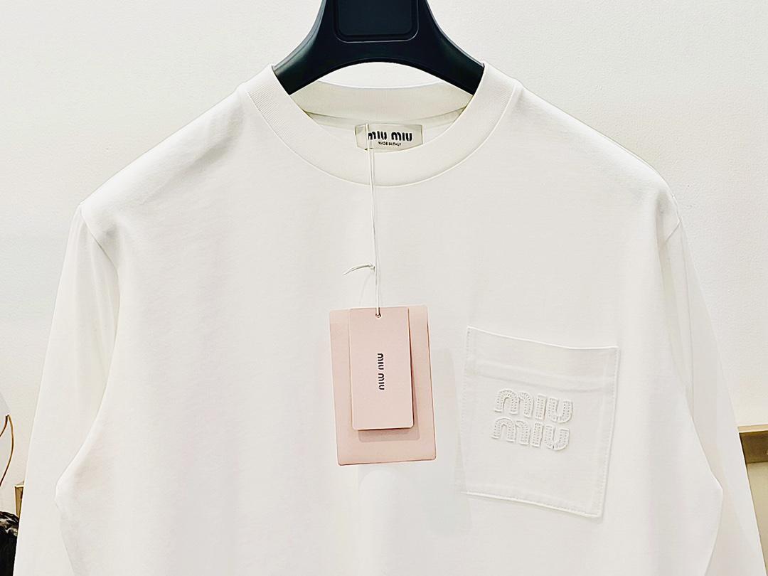 Свитшот Miu Miu Frontside Logo Clear Logotype On The Pocket "White" фото № 3