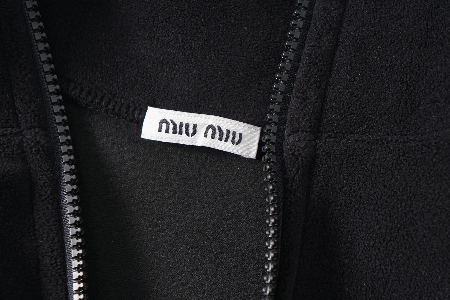 Свитшот Miu Miu Frontside White Mini Round Logo Miu Miu "Black" фото № 7