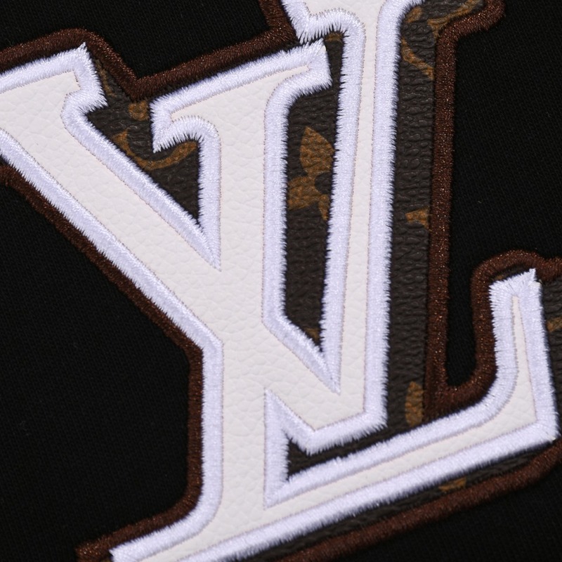 Футболка Louis Vuitton With An Embroidered Logo "Black" фото № 3