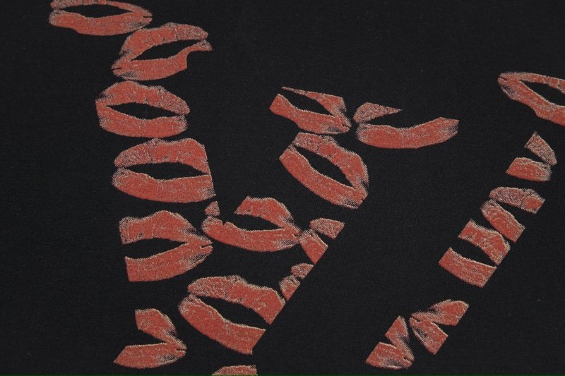 Футболка Louis Vuitton Kisses "Black" фото № 3