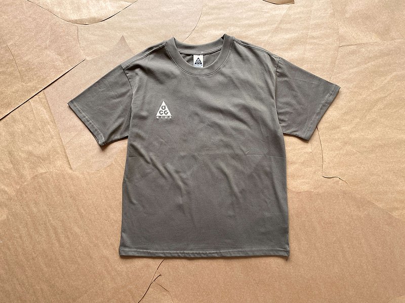 Футболка Nike Triangular Logo "Gray" фото № 2