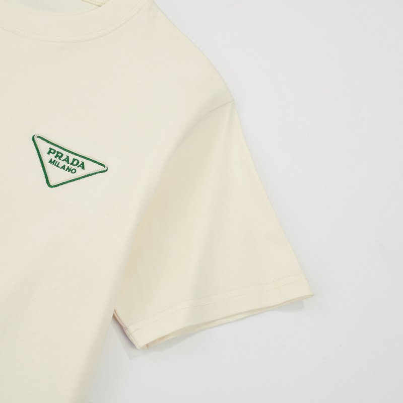 Футболка Prada Green Triangular Brand Logo "Cream" фото № 4