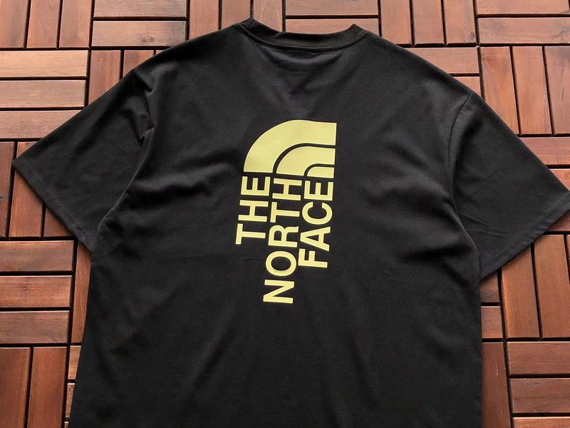 Футболка The North Face Vertical Back Logo "Black" фото № 5