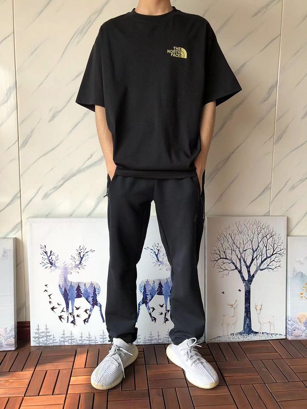 Футболка The North Face Vertical Back Logo "Black" фото № 8