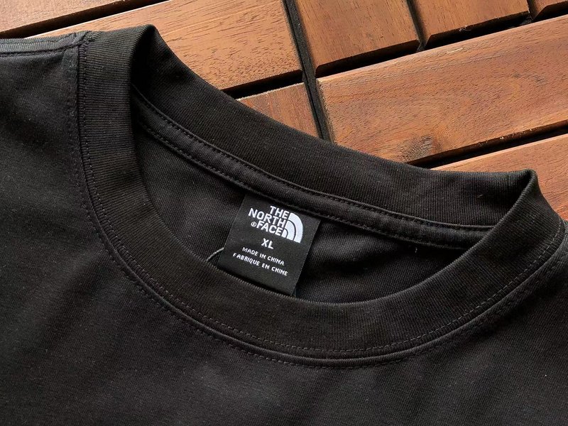 Футболка The North Face Vertical Back Logo "Black" фото № 2