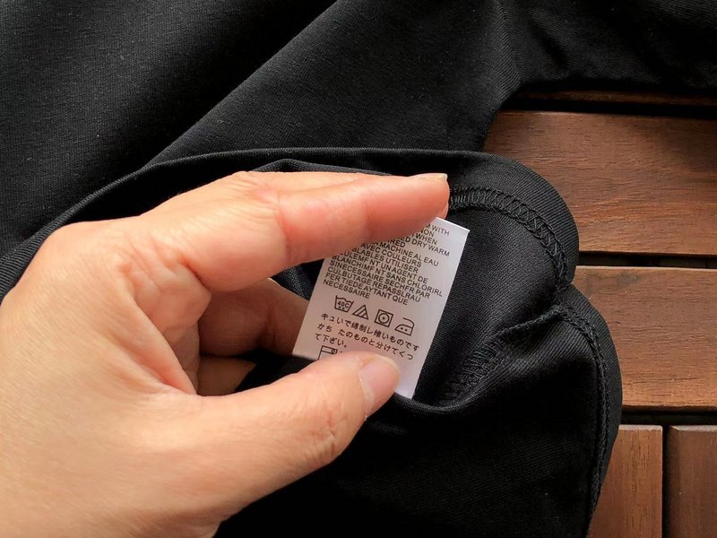 Футболка The North Face Vertical Back Logo "Black" фото № 4