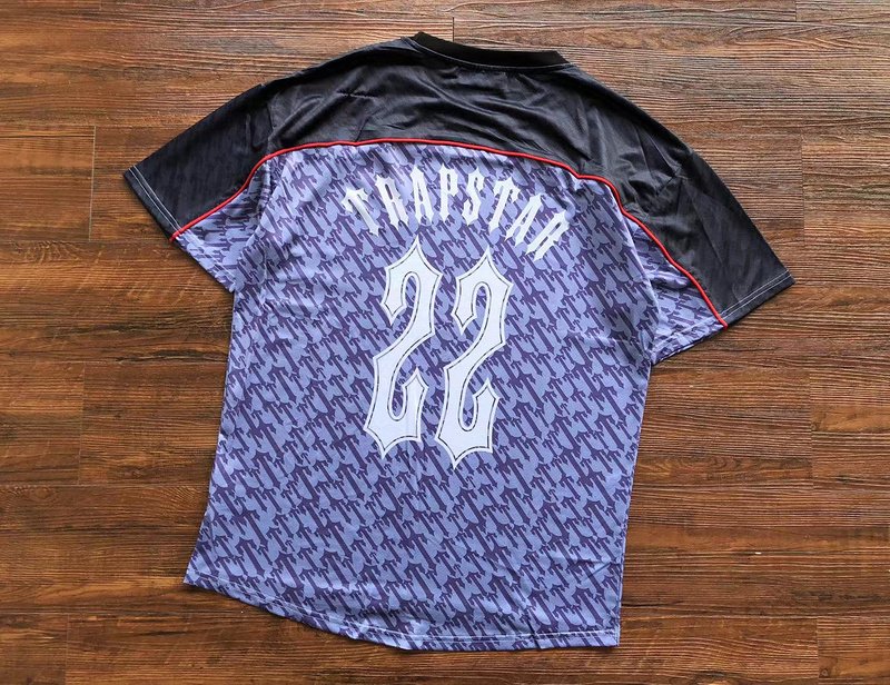 Футболка Trapstar Background From Repeating Small Logos "Purple" фото № 2