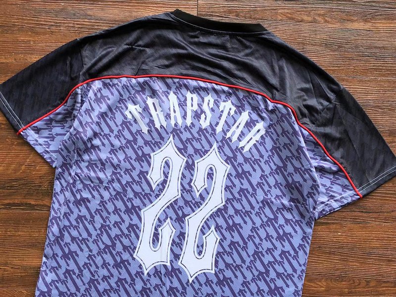 Футболка Trapstar Background From Repeating Small Logos "Purple" фото № 5