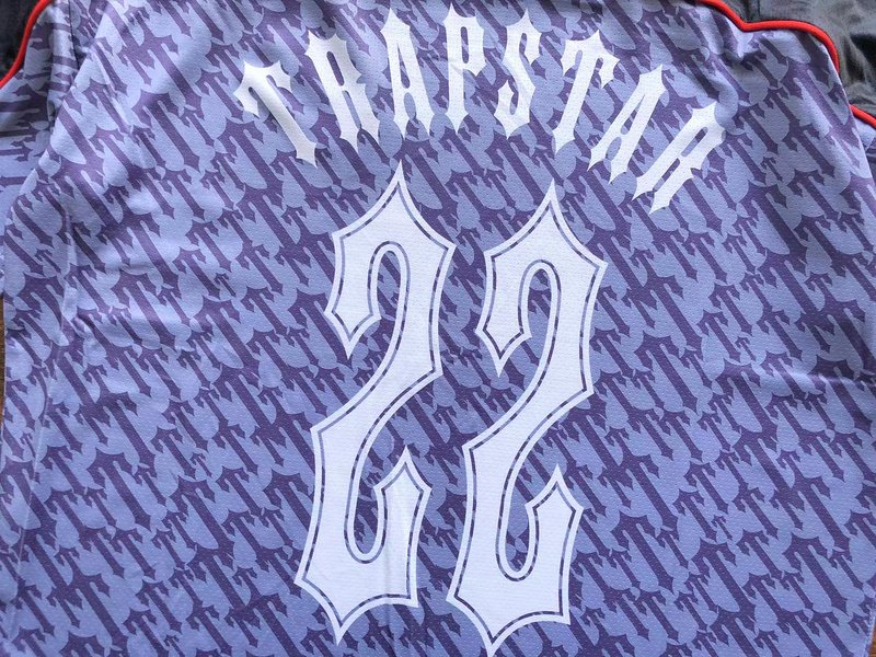 Футболка Trapstar Background From Repeating Small Logos "Purple" фото № 6