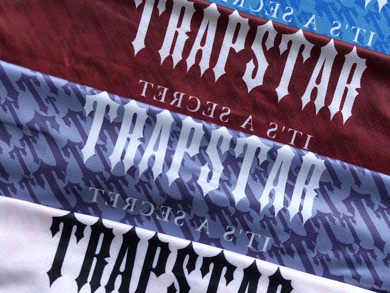 Футболка Trapstar Background From Repeating Small Logos "Purple" фото № 3