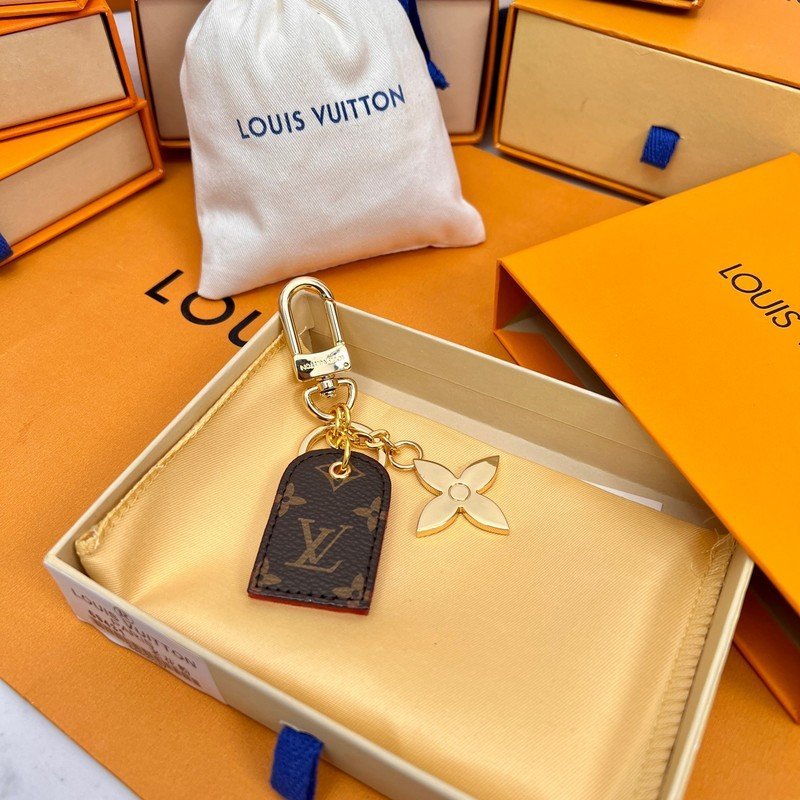 Брелок Louis Vuitton Carved image "Gold" фото № 5