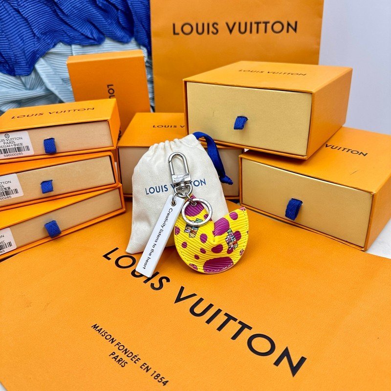 Брелок Louis Vuitton Shaped Like Ears "Yellow" фото № 9