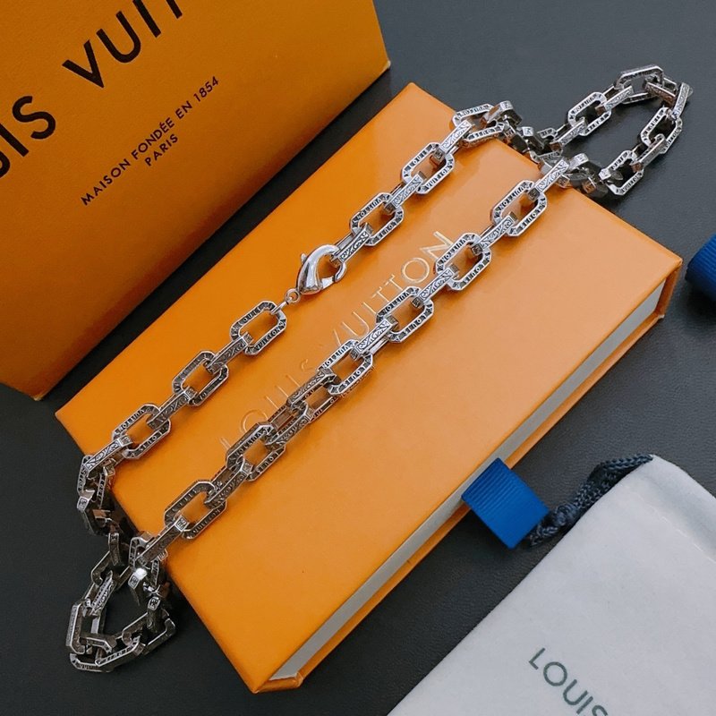 Цепочка Louis Vuitton Bonded Ovals With Logo Inscription "Silver" фото № 3