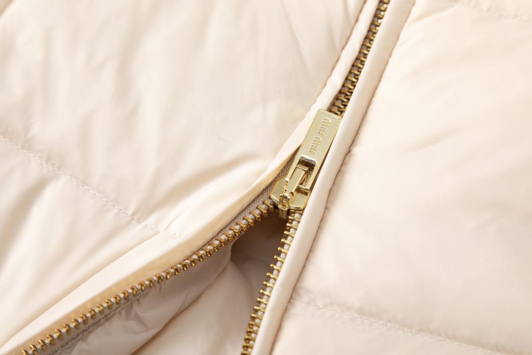 Пуховик Miu Miu Signature Cube "Beige" фото № 2