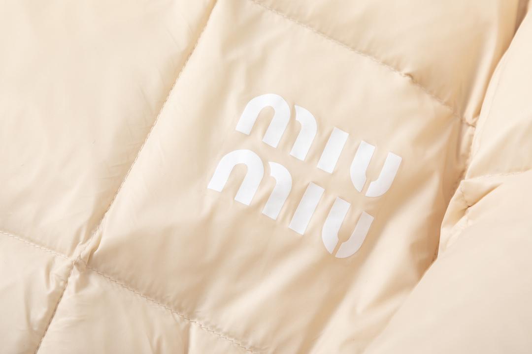 Пуховик Miu Miu Signature Cube "Beige" фото № 6