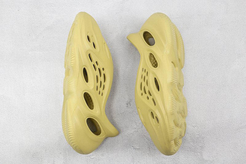 Adidas Yeezy Foam Runner "Sulfur" фото № 7
