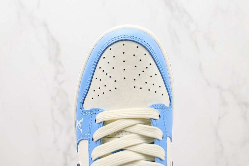 Louis Vuitton x Nike SB Dunk Low "Navy Blue/White/Black" фото № 3