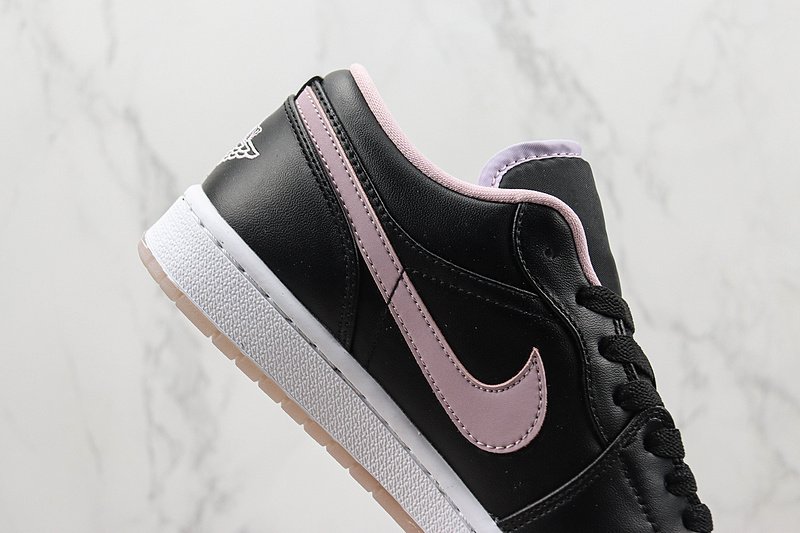 Air Jordan 1 Low SE "Black Iced Lilac" фото № 4