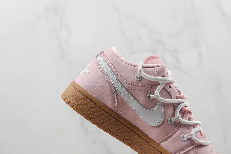 Air Jordan 1 Low "Arctic Pink Gum" фото № 4