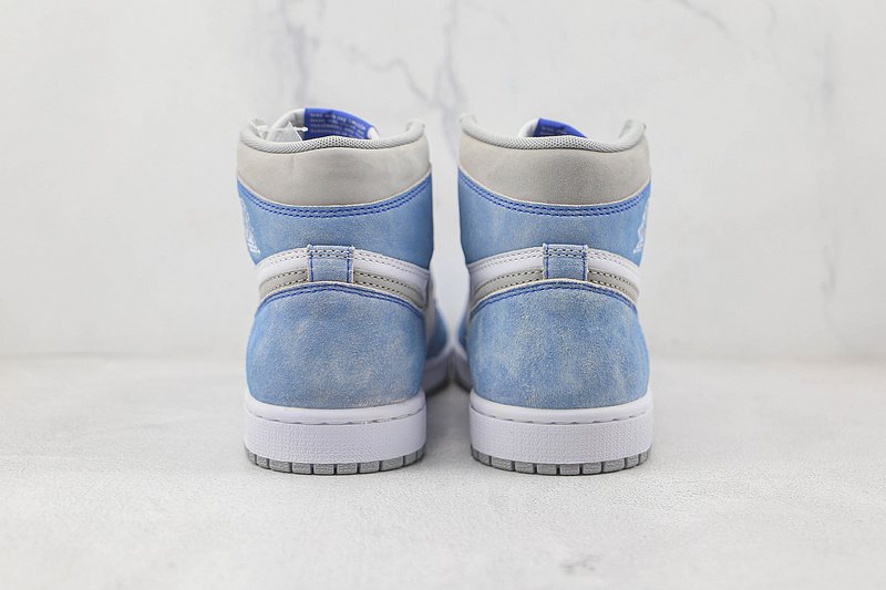 Air Jordan 1 High OG "Hyper Royal" фото № 8