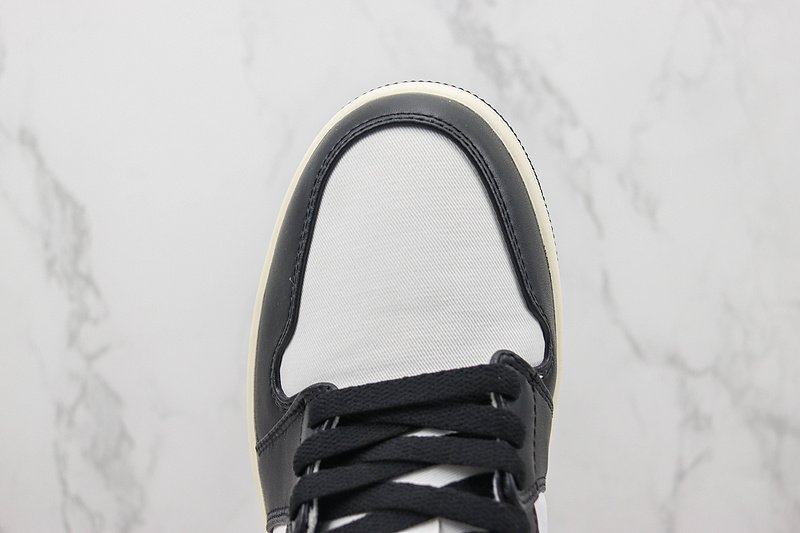 Air Jordan 1 Low "Black/White/Ivory" фото № 4
